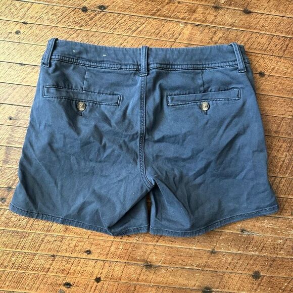 American Eagle blue stretchy normcore size 4 midi shorts - Picture 3 of 3